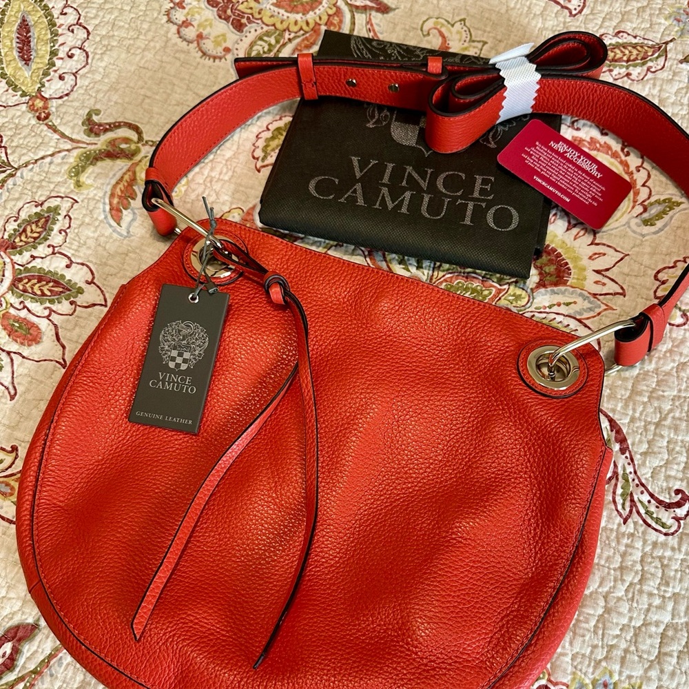 ☀️ New! VINCE CAMUTO Leather Crossbody Bag